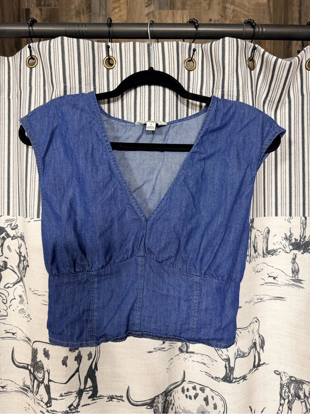 Denim V-Neck Crop Top in Blue